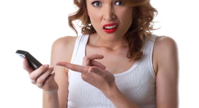 <b>Telefonia mobilă e serviciul cu cele mai multe reclamaţii în 2015, publicul român nefiind mulţumit de relaţia contractuală cu operatorii</b>Se pare că romanii nu sunt mulţumiţi de serviciile de telefonie şi asta o spun chiar cifrele, ce arată că aproape jumătate dintre reclamaţiile primite în 2015 de ANCOM făceau referire la serviciile de acest gen. E vorba de o...