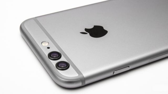<b>Directorul financiar Sony susține că modulele foto duale destinate smartphone-urilor vor deveni populare începând din 2017</b>La ora actuală Sony nu face bani doar doar din televizoarele, smartphone-urile sau tabletele v&acirc;ndute, ci și prin comenzile uriașe primite pentru senzorii foto ce se regăsesc pe numeroase terminale smart. Și Apple optează pentru camerele foto...