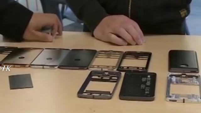 <b>Primele prototipuri "Moto by Lenovo", generaţia 2016 de Moto G şi Moto X ies la iveală în cadre neclare</b>Urmărim în continuare cu interes evoluţia brandului Motorola sub tutela Lenovo, iar azi au apărut primele imagini cu generaţia 2016 de Moto G şi Moto X, sub formă de prototipuri. Acestea ar fi primele modele "Moto by Lenovo", aparent....