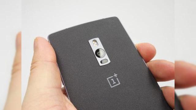 <b>OnePlus 2 primeşte o reducere permanentă de preţ, să fie vina publicului dezamagit?</b>Ştiţi probabil dacă aţi urmărit recenzia noastră pentru OnePlus 2 ca telefonul ne-a impresionat mult mai puţin dec&acirc;t predecesorul său, iar textura spatelui şi butonul Home cu lag au fost bile negre. Astfel, faptul că terminalul tocmai a...