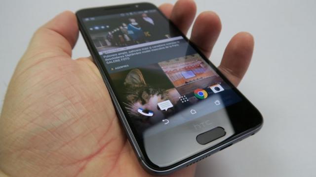 <b>HTC One A9 Review: metalul şi "bezeaua" fac echipă bună pe un midranger elegant (Video)</b>HTC One A9 a debutat anul trecut în rolul de revanşa pentru HTC One M9, care a dezamăgit atât jurnaliştii, cât şi presa primăvara trecută. One A9 s-a lansat în toamna trecută şi este un model midrange cu ecran de 5 inch şi...