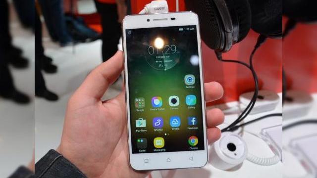 <b>MWC 2016: Lenovo Vibe K5 Plus prezentare hands-on: midranger cu spate rotunjit şi o interfaţă pragmatică (video)</b>Lenovo Vibe K5 Plus a debutat &icirc;mpreună cu modelul K5 la MWC 2016, şoc&acirc;nd prin preţul foarte scăzut, sub 150 de dolari. Varianta K5 Plus a primit un hands on mai jos, de la colegul Claudiu Sima, care s-a aflat la standul Lenovo. &nbsp;...