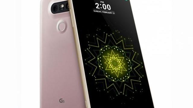 <b>LG G5 ajunge la pre-comandă pe QuickMobile.ro; telefonul este listat la un preț de 2.999 lei</b>După lansarea oficială de 21 februarie, iată că și smartphone-ul LG G5 este acum disponibil la pre-comandă pe plan local. QuickMobile este retailer-ul ce listează noul produs în stoc la un preț de 2.999 lei, livrarea urmând a se...