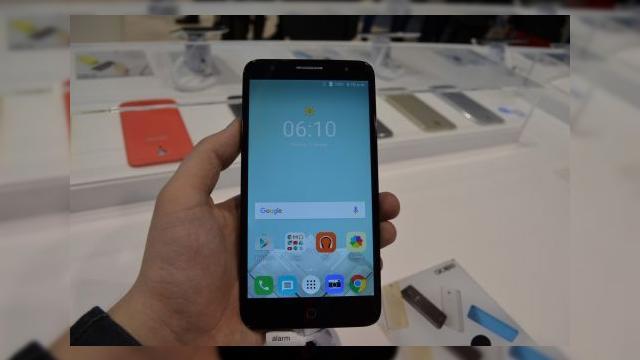 <b>MWC 2016: Alcatel Pop 4 prezentare hands-on - terminal acesibil midrange cu corp rotunjit din policarbonat</b>Alcatel Pop 4 a debutat la MWC 2016, în Barcelona împreună cu alte modele din nouă gama Pop, care oferă opţiuni entry level pentru cumpărătorii care nu vor să spargă puşculiţa pentru terminale Android smart. Asupra lui Pop 4...