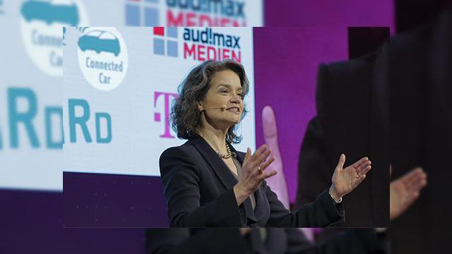 <b>Deutsche Telekom consideră că businessul său va evolua în România, dar şi că piaţa ar trebui să aibă condiţii diferite!</b>2015 nu a fost chiar anul ideal pentru Telekom, care a anunţat rezultate financiare &icirc;n scădere faţă de 2014. Azi avem şi o viziune de ansamblu despre piaţa locală &icirc;n urma unui interviu realizat de Ziarul Financiar cu Claudia Nemat,...