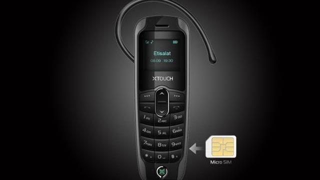 <b>Xtouch Ephone 2, cel mai mic telefon din lume, acum în oferta eMAG.ro la un preț de 324 lei</b>Nu de multe ori vedem &icirc;n stocurile magazinelor din țară și produse ceva mai inedite cum este cazul lui Xtouch Ephone 2. Acest model descris drept cel mai mic telefon din lume, tocmai ce sosește &icirc;n oferta eMAG.ro, retailer ce &icirc;l...