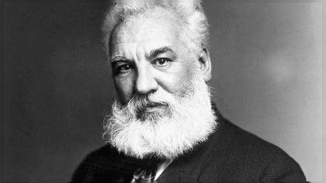 <b>140 de ani de la primul apel telefonic: Alexander Graham Bell făcea istorie în Boston, schimbând pe vecie comunicarea interumană</b>În data de 10 martie 1876 Alexander Graham Bell făcea istorie, prezentând modul în care putea "realiza o convorbire pe bază de electricitate". Acesta e motivul pentru care suntem la stadiul actual de evoluţie, motivul pentru care avem...