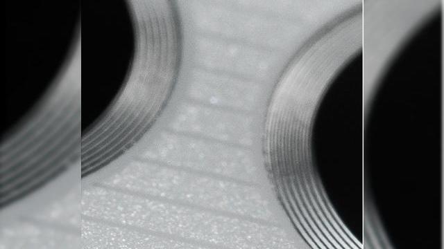 <b>Huawei ne prezintă câteva elemente cheie ale modelului P9; vedem o serie de fotografii oficiale cu noul telefon</b>Campania de teasing pentru Huawei P9 continuă și astăzi, o zi în care chiar producătorul chinez ne prezintă câteva fotografii cu noul model ce va debuta oficial pe data de 6 aprilie. Deși telefonul nu este afișat în...