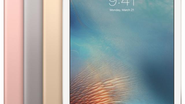 <b>Tableta iPad Pro 9.7 listată la pre-comandă de către QuickMobile; prețurile pornesc de la 3.199 lei</b>După ce iPhone SE a fost listat la pre-comandă de către QuickMobile la scurt timp după anunțul oficial, iată că acum este r&acirc;ndul și tabletei Apple iPad Pro 9.7 să-și facă apariția &icirc;n oferta acestui retailer. Aflați că prețurile...