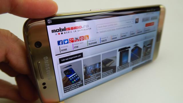<b>Samsung Galaxy S7 Edge - OS, UI, aplicaţii fără prea multe modificări faţă de predecesor</b>Acest telefon rulează Android 6.0.1 Marshmallow, cu cel mai nou TouchWiz aplicat peste. Nu remarcăm schimbări uriaşe faţă de experienţă de pe Galaxy Note 5 sau Galaxy S6 Edge+, poate doar abordarea "squircles" a iconurilor (pătrat cu colţuri rotunjite..