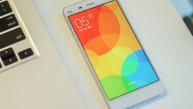 <b>ROM-ul MIUI 7.2.8 disponibil acum în China, bazat pe Android 6.0 Marshmallow</b>La ceva vreme după ce CyanogenMod aducea Marshmallow pe terminalele Android ce nu primiseră cel mai nou release oficial, iată că şi Xiaomi oferă un MIUI bazat pe acelaşi Android 6.0. E vorba despre o versiune stabilă a ROM-ului MIUI 7.2.8. &nbsp;...