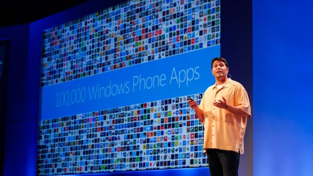 <b>Microsoft nu se va axa pe Windows Phone în 2016, conform unui oficial Microsoft</b>Cei care au participat la conferinţele de la BUILD 2016, eveniment destinat dezvoltatorilor şi aflat sub umbrelă Microsoft au remarcat faptul că nu prea sunt multe modele Windows Phone &icirc;n sală. De asemenea nici angajaţii Microsoft nu etalau...