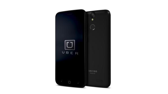 <b>Vernee Thor, smartphone-ul high-end cu preț de doar 119.99 dolari prezentat într-un clip hands-on de către compania chineză</b>Smartphone-ul Vernee Thor primește un clip hands-on chiar din partea producătorului chinez ce îl aduce pe piață pentru un preț de doar 119.99 dolari. Avem la dispoziție un terminal arătos cu display HD de 5 inch, procesor octa-core, 3 GB memorie RAM și 