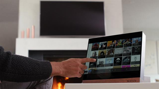 <b>Arată ca o tabletă, dar e de fapt un hub audio pentru melomani: acesta este Nativ Sound Vita</b>Samsung a ochit un segment excelent de nişa pentru tablete, lansând modelul Galaxy View. El a fost creat cu serile lungi de binge watching de seriale în minte, iar produsul Nativ Sound Vita e tot menit pentru o nişă. De această dată e vorba de pasionaţii 