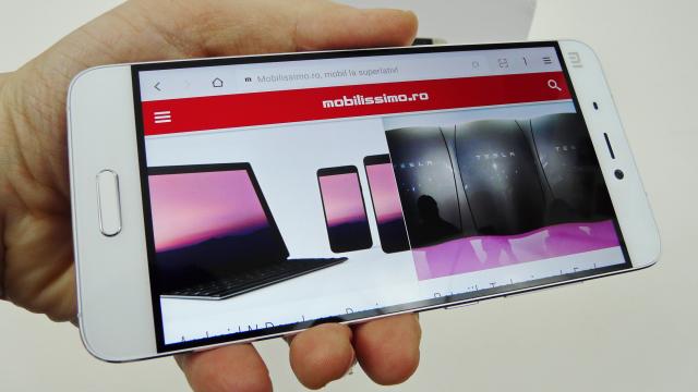 <b>Xiaomi Mi 5 unboxing: se anunţă un Galaxy S7 killer! (Video)</b>Să fii un Galaxy S7 killer pare ceva mai uşor decât un Galaxy S6 killer anul trecut, dar asta nu înseamnă că "ucigaşul" nu va trebui să fie un telefon deosebit. Xiaomi Mi 5 pretinde acest lucru şi îl scoatem din cutie mai jos. Îl găsiţi la iHunt.ro..