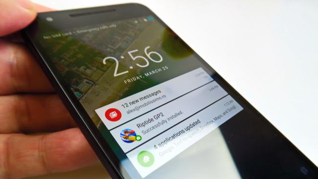 <b>LG Nexus 5X: OS, UI, aplicaţii: garanţia unui Android pur şi neîntinat</b>Nu sunt foarte multe de spus aici, pentru că în mod evident telefonul rulează Android 6.0.1 Marshmallow, în varianta stock. Interfaţa e rapidă şi fluidă, widgeturile arată bine şi putem să facem scrolling printre ele, atât vertical cât şi orizontal