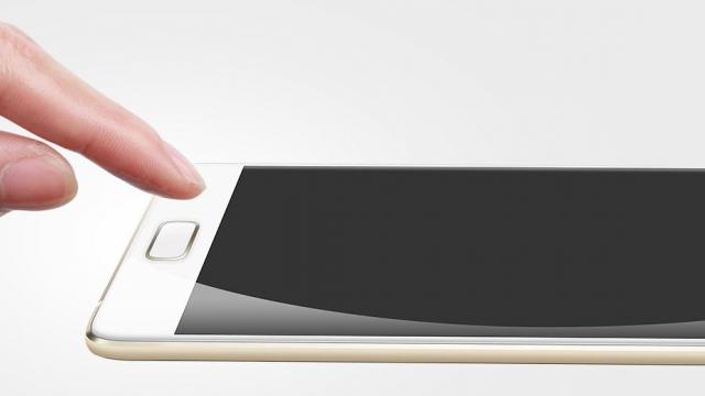 <b>Lenovo prezintă smartphone-ul ZUK Z2 Pro; vine cu 6 GB RAM și procesor Snapdragon 820</b>Lenovo ne prezintă astăzi succesorul modelului ZUK Z1, terminal ce vine cu îmbunătățiri la mai toate capitolele. Lenovo ZUK Z2 PRO, căci acesta este numele său, ne oferă un procesor quad-core Snapdragon 820, 6 GB memorie RAM și un display AMOLED de 5.2 in