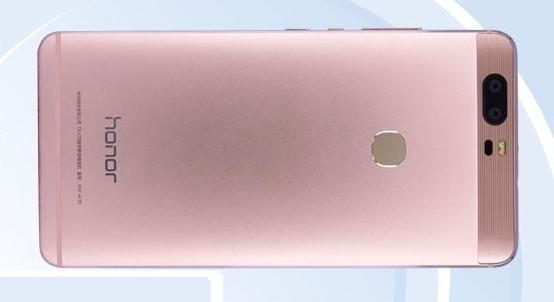 <b>Honor V8 este primul smartphone Huawei ce vine cu display Quad HD; acesta primește certificarea TENAA</b>La doar câteva zile după ce șeful Huawei afirma că viitoarele terminale din portofoliu vor beneficia de panouri cu rezoluție Quad HD, iată că astăzi grație celor de la TENAA, aflăm și care este acest prim model. Ei bine, acesta se numește Huawei Honor V8