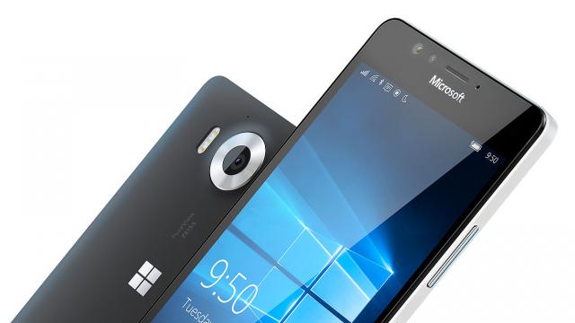 <b>Oferta "cumperi un Lumia 950 XL, primeşti un Lumia 950" e reală, a debutat în Canada pentru început</b>Microsoft a venit cu o idee puțin inedită pentru a scăpa de surplusul de terminale Lumia 950 și 950 XL. Astfel, în Canada debutează un program special prin care clienții ce achiziționează un smartphone Lumia 950 XL vor primi în mod gratuit și un Lumia 950