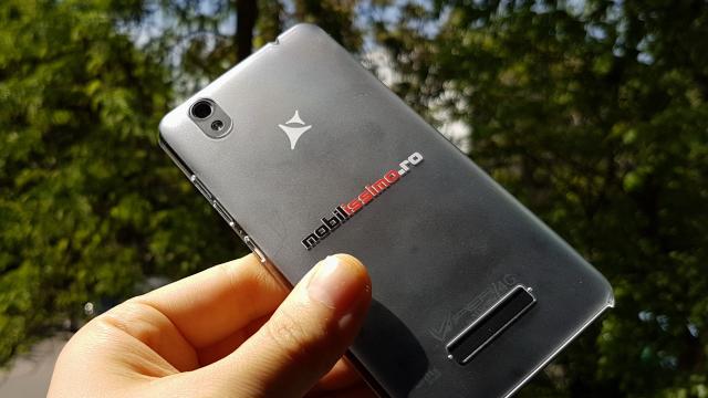 <b>[UPDATE] - Iată cum poţi câştiga un telefon Allview V2 Viper i4G cu husa inscripţionată Mobilissimo.ro (Concurs)</b>La începutul lunii aprilie Allview anunţa lansarea telefoanelor V2 Viper i4G şi V2 Viper e, care soseau cu opţiune de imprimare a unui mesaj, imagine sau logo pe huse speciale. Ei bine iată că pe Allview V2 Viper i4G îl avem în teste şi i-am realizat..