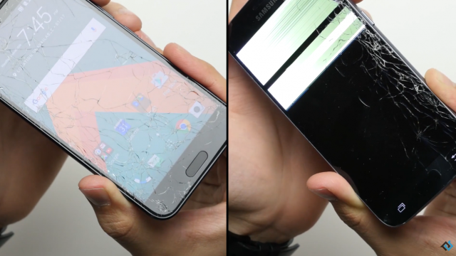 <b>HTC 10 versus Samsung Galaxy S7 într-un drop test dur: sticla cedează prima (Video)</b>După ce l-am văzut pe HTC 10 supus unor teste serioase de durabilitate, iată că astăzi flagship-ul taiwanezilor este pus față în față cu Samsung Galaxy S7. Asistăm la un test realizat de către cei de la Phone Buffs, și vedem aici cum cele două telefoane