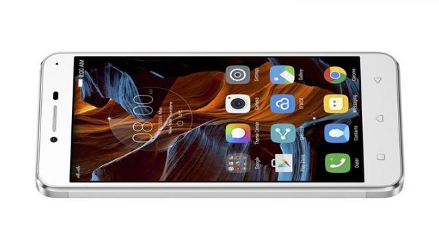 <b>Lenovo K5 disponibil la prețul de 899 lei pe eMAG.ro; vine cu display FHD de 5 inch</b>Smartphone-ul Lenovo K5 mai beneficiază doar astăzi de o reducere specială cu ocazia campaniei eMAG Stock Busters, fiind disponibil la un preț de 899 lei. Această sumă ne aduce un terminal cu display Full HD de 5 inch, procesor octa-core Snapdragon 616