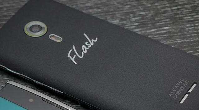 <b>Alcatel Flash 3 va opta pentru un display FHD de 4.6 inch și 3 GB RAM; îi aflăm specificațiile prin intermediul GFXBench</b>Odată cu debutul lui iPhone SE, publicul a început să aprecieze iarăși smartphone-urile compacte. Văzând acest trend, cei de la Alcatel pregătesc pentru perioada următoare lansarea modelului Flash 3, telefon cu display Full HD de 4.6 inch, 3 GB memorie 