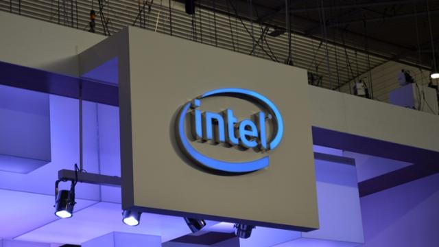 <b>Intel îşi închide birourile de la Bucureşti şi concediază 150 de angajaţi; Se anunţă o restructurare globală, posibil provocată de casarea Atom şi insuccesul Tizen</b>Pe finalul acestei zile primim o veste nu tocmai fericită, și anume faptul că Intel își închide birourile din București - mutare prin care 150 angajați sunt disponibilizați. Această restructurare se va întâmpla la nivel global, Intel urmând a concedia