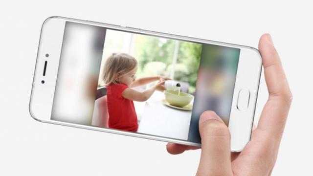 <b>Meizu PRO 6 este acum disponibil la QuickMobile; aduce un procesor deca-core și tehnologia 3D Press</b>Smartphone-ul Meizu Pro 6 era anunțat oficial la mijlocul lunii aprilie, iar de acum poate fi găsit și în oferta celor de la QuickMobile.ro. Retailerul comercializează telefonul la un preț de 2.399 lei, fiind disponibile trei variante diferite de culoare