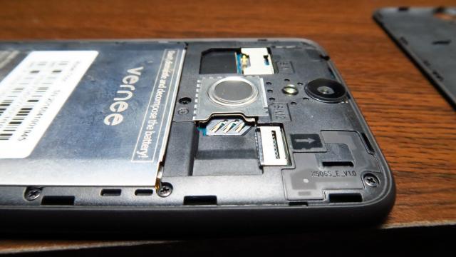 <b>Vernee Thor: Hardware mai bun decât media, mai bun decât sugerează preţul</b>E o expresie americană care zice ceva de gen "best bang for the buck" şi se referă de obicei la PC-uri cu super componente la preţuri bune sau ceva de gen "cea mai bună performanţă la preţ rezonabil". Vernee Thor ia sintagma şi o duce la superlativ