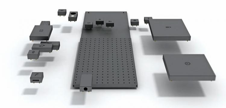 <b>Creatorul lui Phonebloks, cel mai mare rival Google Project Ara nu e mulţumit de cum a ajuns telefonul modular Google</b>La scurt timp după lansarea proiectului Google Project Ara, pe piață sosea și Phoneblocks - un produs similar axat pe conceptul de modularitate ce a devenit un soi de rival serios. Astăzi aflăm direct din partea creatorului faptul că acesta nu este 