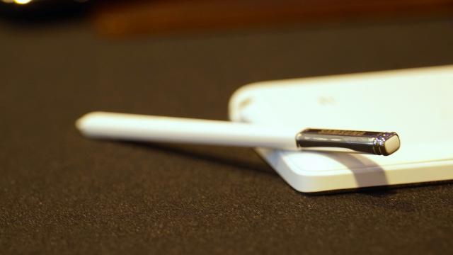 <b>Varianta Edge a lui Galaxy Note 6 apare pe site-ul de import/export Zauba</b>Samsung Galaxy Note 6 e aşteptat să sosească la finalul acestei veri, sau poate chiar la mijlocul verii, iar mai nou circulă zvonuri că Samsung ar fi decis cumva să facă saltul la denumirea Note 7. În fine, ce e clar e că ne apropiem de lansare..