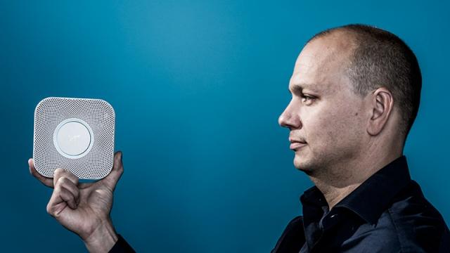 <b>Tony Fadell, creatorul iPod-ului şi termostatului inteligent părăseşte compania Nest, de sub umbrela Google</b>Și în Sillicon Valley asistăm la migrații de personal, un detaliu despre aflăm chiar astăzi. Tony Fadell, nimeni altul decât creatorul iPod-ului și a termostatului inteligent, părăsește firma Nest - cea pe care o fondase chiar în urmă cu 6 ani. Astfel, 