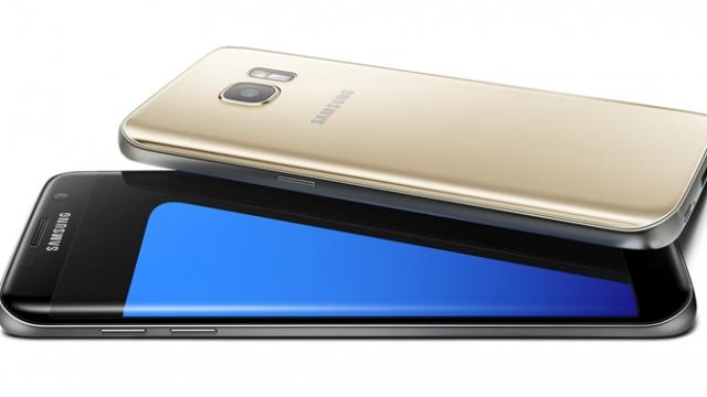 <b>Cel mai bun preț pentru Samsung Galaxy S7 Edge îl găsiți la Cel.ro; telefonul costă 3.199 lei acum</b>Unul dintre cele mai arătoase smartphone-uri de pe piață la ora actuală este cu siguranță Samsung Galaxy S7 Edge - terminal ce impresionează prin al său display curbat spre margini cu diagonala de 5.5 inch. Acest produs beneficiază în această perioadă