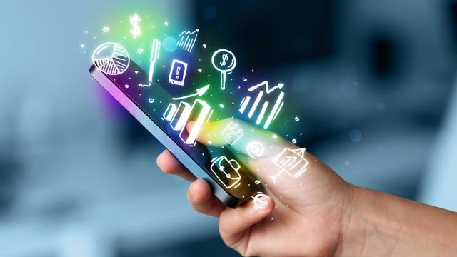 <b>Un studiu Gartner indică top 10 tehnologii la mare căutare pe smartphone-urile din 2016 şi 2017; Printre ele se numără VR-ul şi ecranele flexibile</b>Cel mai recent studiu marca Gartner ne prezintă astăzi un top 10 al tehnologiilor ce se află la mare căutare pe smartphone, printre acestea regăsindu-se pentru început încărcarea rapidă și suportul pentru conținut VR (realitate virtuală). Lista de față 