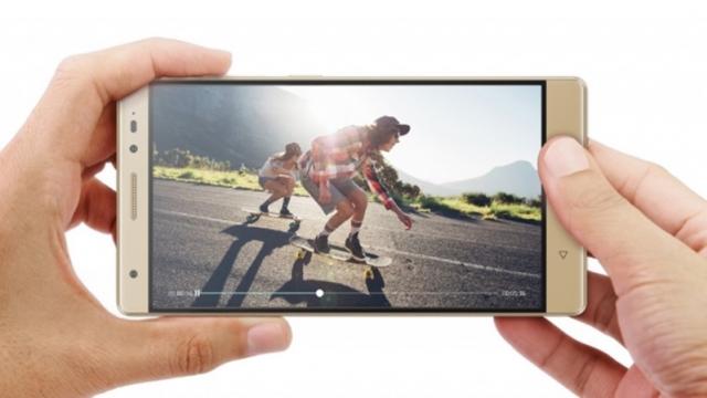 <b>Lenovo anunță smartphone-urile Phab 2 și Phab 2 Plus; vin cu display-uri de 6.4 inch și dotări mid-range</b>După ce evenimentul Keynote din cadrul Lenovo Tech World 2016 a luat sfârșit, pe web și-au făcut apariția alte două noi terminale despre care compania chineză nu a oferit deloc informații pe scena amplasată la fața locului. Este vorba despre Phab 2 și