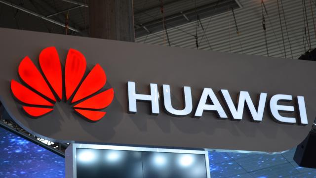 <b>Huawei înregistrează pentru al doilea an consecutiv, cel mai mare număr de cereri de brevete pentru soluții inovatoare</b>Pentru al doilea an consecutiv, compania chineză Huawei a înregistrat cel mai mare număr de cereri de brevete pentru soluții inovatoare, informație dezvăluită de către Organizația Mondială a Proprietății Intelectuale (WIPO). Compania se clasează astfel