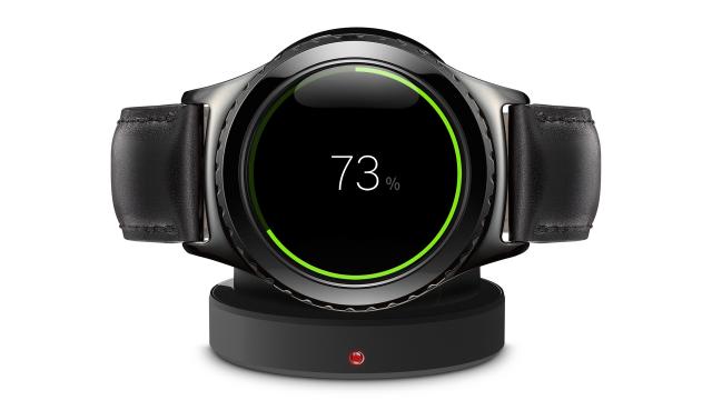<b>Următorul smartwatch Samsung poartă numele de cod Solis și rulează Tizen OS</b>Din câte aflăm astăzi prin intermediul celor de la Sammobile.com , se pare că numele de cod purtat de către următorul smartwatch Samsung va fi Solis. Această din urmă denumire provine din spaniolă și se traduce - soare - cuvânt ce ne poate oferi un soi de