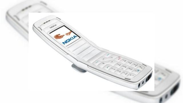 <b>Top 10 esecuri ale designului de terminale mobile</b>In timp ce companiile coreene de top lupta pentru designuri cat mai revolutionare, mari nume ale industriei telefoniei mobile esueaza lamentabil cu modele ce se vand datorita mediatizarii lor excesive. Nokia 2650 - Un telefon lung ca o zi de post, imitand...