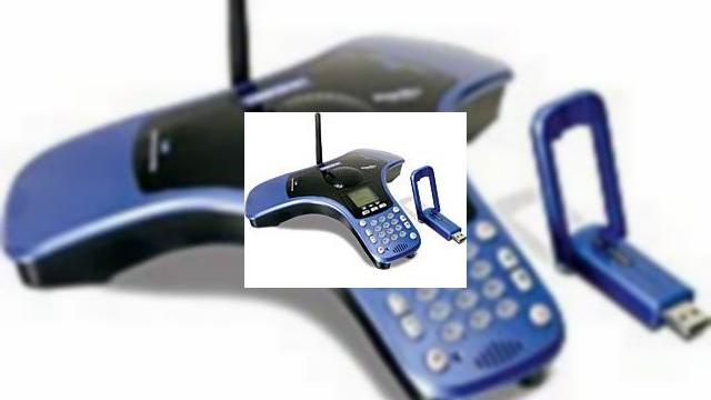 <b>Trendnet Clearsky Bluetooth VoIP - terminalul ideal pentru teleconferinte</b>O zi grea la birou? Moda sedintelor prin VoIP s-a instaurat si briefingurile se fac acum in format audio prin functia de teleconferinta a diverselor telefoane. Trendnet Clearsky Bluetooth VoIP se alatura familiei de astfel de terminale aducand ceva vechi,...