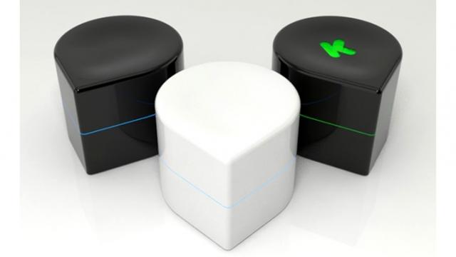 <b>Compania ZUtA prezintă o imprimantă robotizată mobilă interesantă, puţin cam scumpă  (Video)</b>Prin intermediul platformei de crowdfunding Kickstarter pornea anterior la drum și proiectul ZUtA - o imprimantă robotizată mobișă ce încape în palma utilizatorului. Această