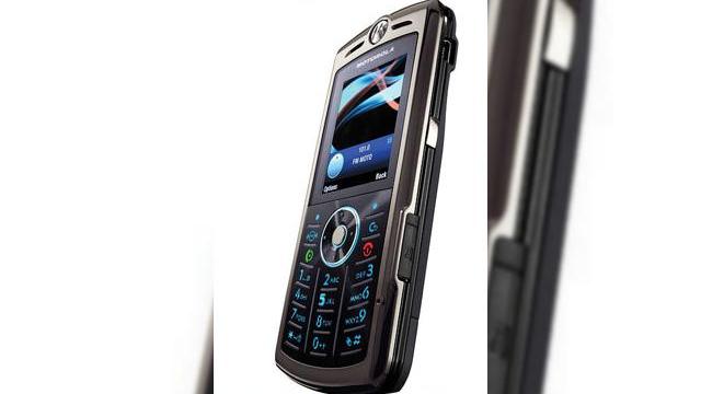 <b>Motorola SLVR L9</b>Congresul 3GSM - Motorola a introdus SLVR L9, un nou handset pentru muzică în familia SLVR. In ce privește designul au avut loc câteva schimbări&hellip; au fost modificate câteva elemente vizuale pentru a se potrivi stilului KRZR. La interior...