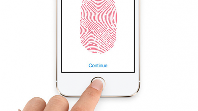 <b>Un nou brevet Apple pare să indice integrarea lui Touch ID direct în panoul frontal, fără un buton Home asociat</b>Dăm astăzi peste o nouă aplicație de brevet completată de către Apple - una ce face referire la o invenție unde scanner-ul de amprente Touch ID va fi implementat direct în ecran, o veste nu tocmai nouă. Despre această posibilitate am mai auzit anterior,