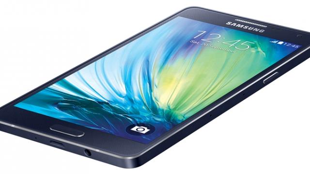 <b>Prima generație Samsung Galaxy A5 primește actualizarea la Android 6.0.1 Marshmallow</b>Cu toate că nimeni nu se gândea la posibilitatea ca smartphone-ul Samsung Galaxy A5 să primească actualizarea la Android Marshmallow la un moment dat, iată că acest lucru se întâmplă deja.. Utilizatori din Europa și Africa de Sud au confirmat sosirea