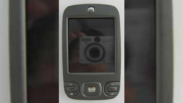 <b>Premiera HTC: Terminalul Gene</b>Ultimele zvonuri de dupa 3GSM Barcelona 2007 se sting, iar telefoanele de noua generatie continua sa fie lansate, cu o frecventa mai redusa totusi, decat in perioada conventiei. HTC are un cuvant de spus cu modelul Gene din imaginea de mai jos: FCC si-a...