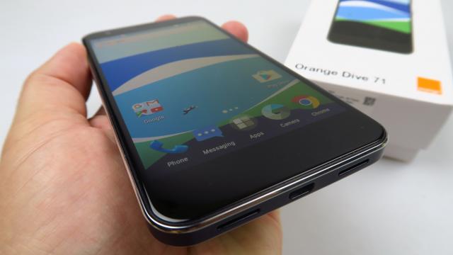 <b>Orange Dive 71 Unboxing: cel mai arătos telefon cu 1 GB RAM la ora actuală, vine cu dublă faţetă din sticlă (Video)</b>Se pare că nu doar modelele Galaxy S7 sau vreo clonă de iPhone 4 precum UHANS S1 se remarcă printr-un design cu dublă faţetă din sticlă, ci şi un terminal accesibil cu doar 1 GB RAM la bord. El este Orange Dive 71 şi a debutat oficial în Franţa..