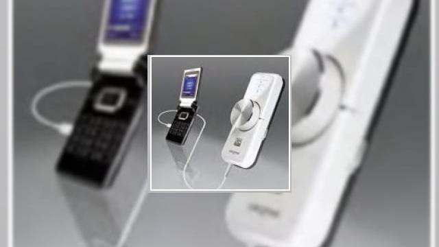 <b>Un posibil "ZenPhone" de la Creative?</b>iPhone, ZunePhone si ZenPhone, of Doamne! Cu Apple iPhone care pe fanii infocati ii face sa gandeasca numai la "trebuie sa-l am" inca inainte de la lansare, telefonul Microsoft Zune despre care inca nu se stie nimic si acum cu Creative ZenPhone, tripleta...