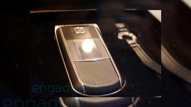 <b>Cele mai noi terminale de la ASUS, in cadrul CeBIT 2007</b>ASUS au fost pusi pe treaba in acest an, facand o impresie buna la CeBIT 2007 si puteti vedea acest lucru din modelele prezentate pana acum. Iata ce noi gadgeturi ne-a prezentat astazi celebra companie: Z801 este un tri-band high-end, super stilizat de...