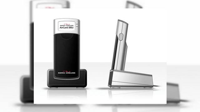 <b>Modem USB AirCard 595U EV-DO Rev A din aprilie</b>Nu am vorbi de un targ dedicat tehnologiilor wireless fara a prezenta un nou modem 3G si puteti vedea in poza de mai jos unul dintre exponatele de la CTIA (cel mai faimos targ wireless): Compania Sierra Wireless ne prezinta in cadrul CTIA un modem USB cu...