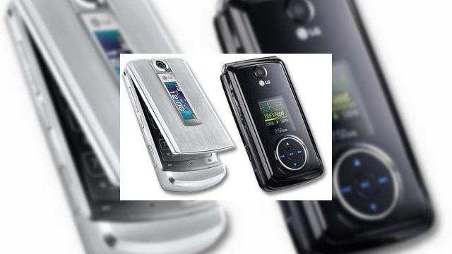 <b>LG prezinta VX-8700/ LX-570 CDMA</b>Se pare ca LG570 nu este singurul terminal de tip clamshell de la LG care a fost lansat la targul CTIA astazi, celebra companie prezentand si un duo CDMA de zile mari. Acest duo "diabolic" este compus din terminalele de tip clamshell VX-8700 si LX-570,...